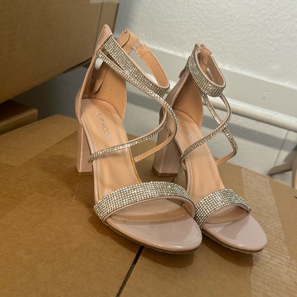 NEW Sparkly nude heels
